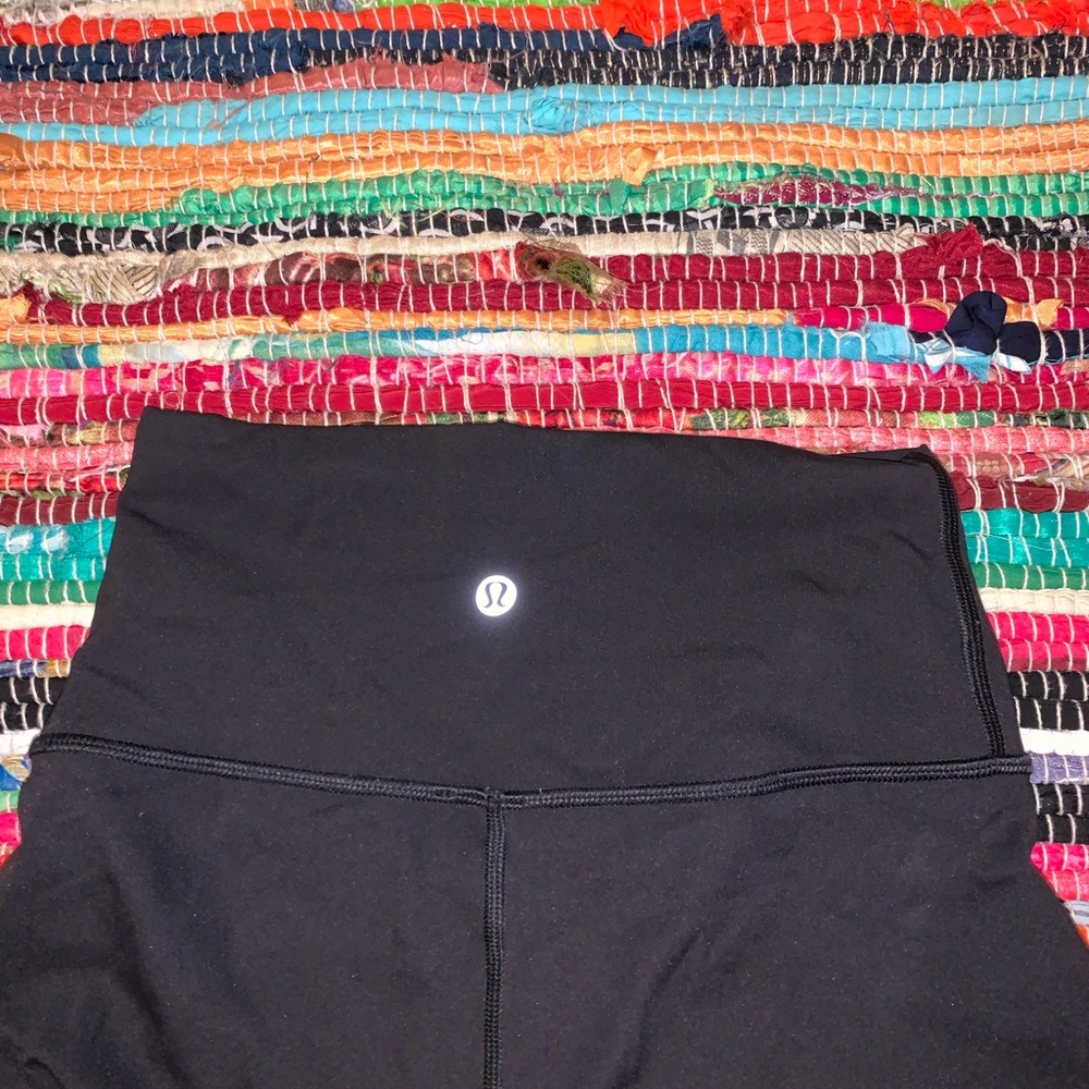 Lulu lemon black wonder under size 2